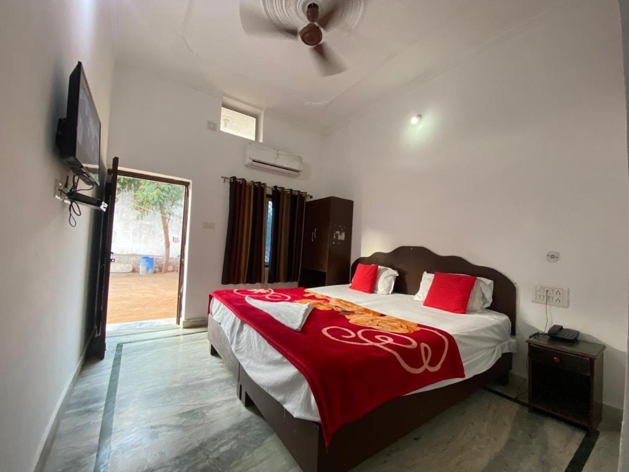 Karma Hostel Khajurāho Exteriér fotografie
